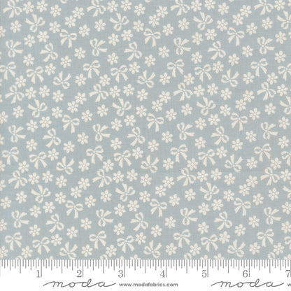 PREORDER || Handmade Sweetness - Bows Daisies Small Floral Powder Blue